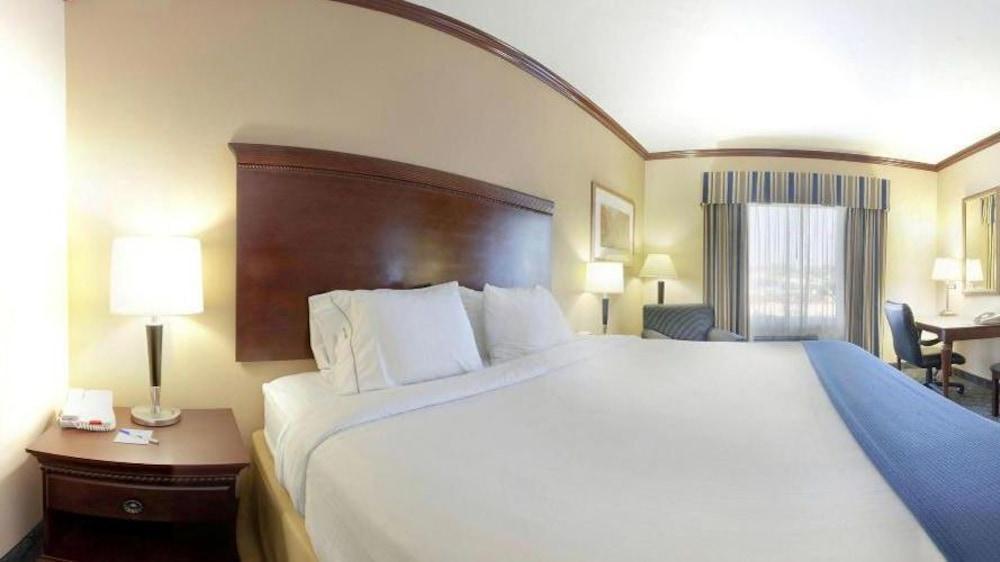 Holiday Inn Express Hotel And Suites Falfurrias Dış mekan fotoğraf