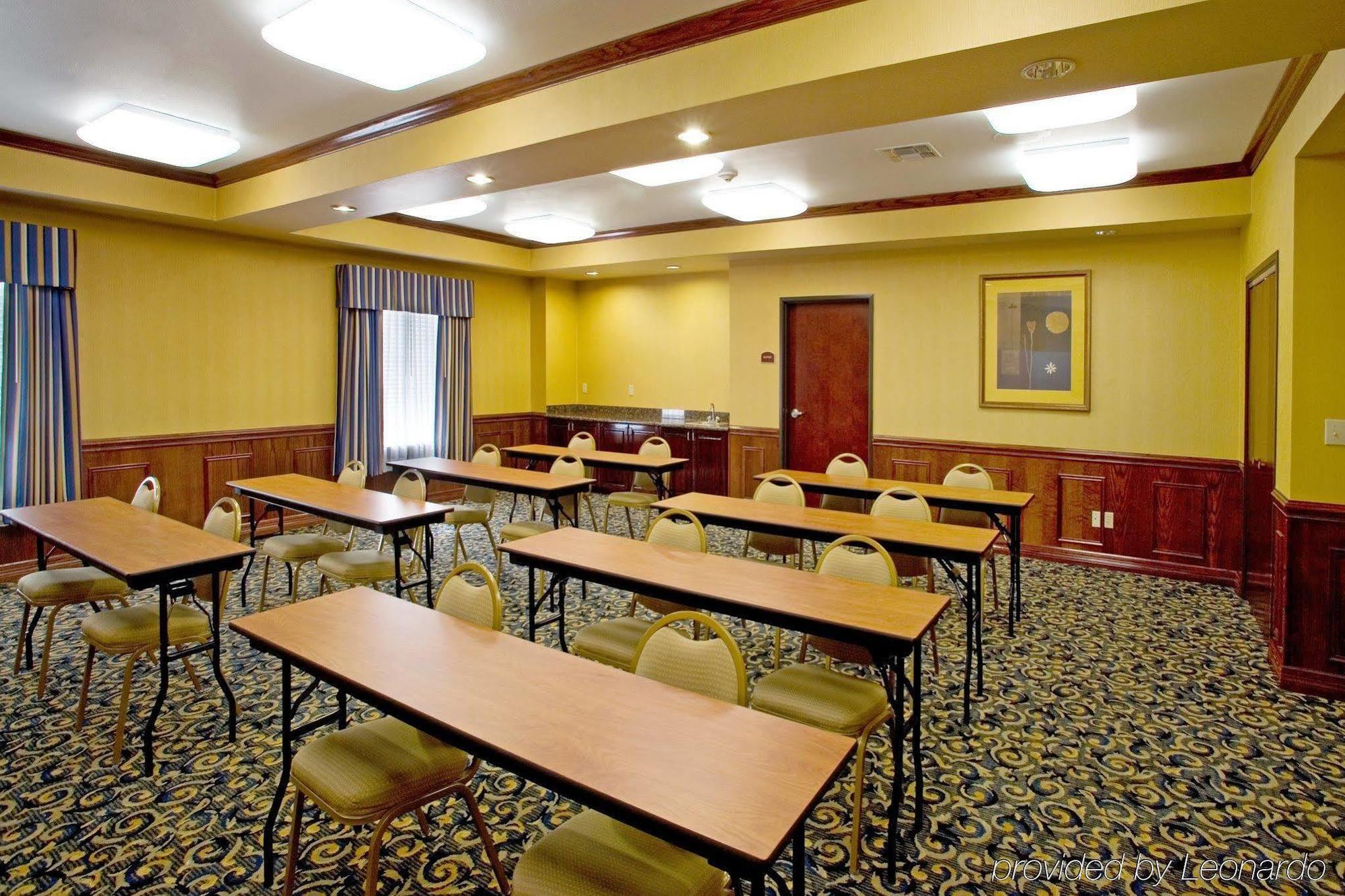 Holiday Inn Express Hotel And Suites Falfurrias Dış mekan fotoğraf