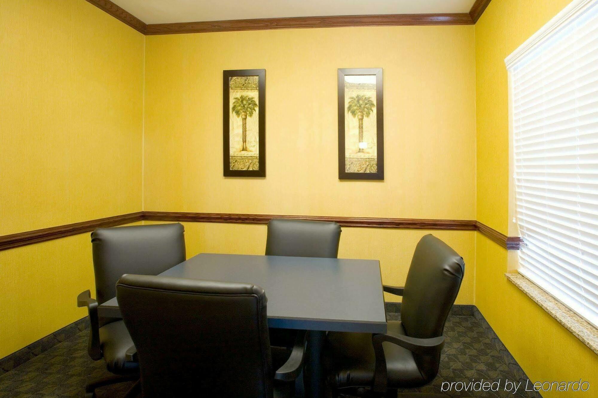 Holiday Inn Express Hotel And Suites Falfurrias Dış mekan fotoğraf