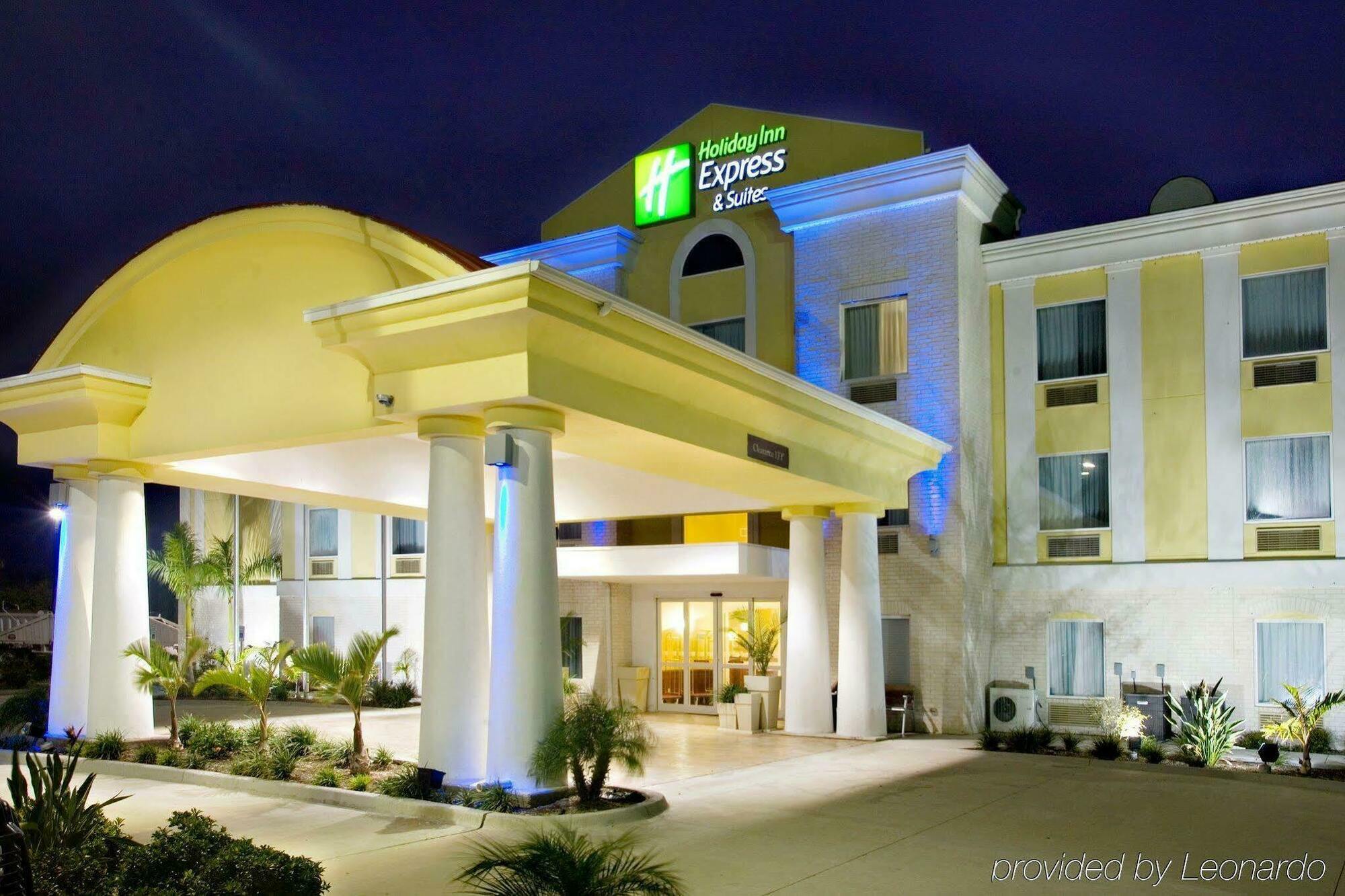 Holiday Inn Express Hotel And Suites Falfurrias Dış mekan fotoğraf