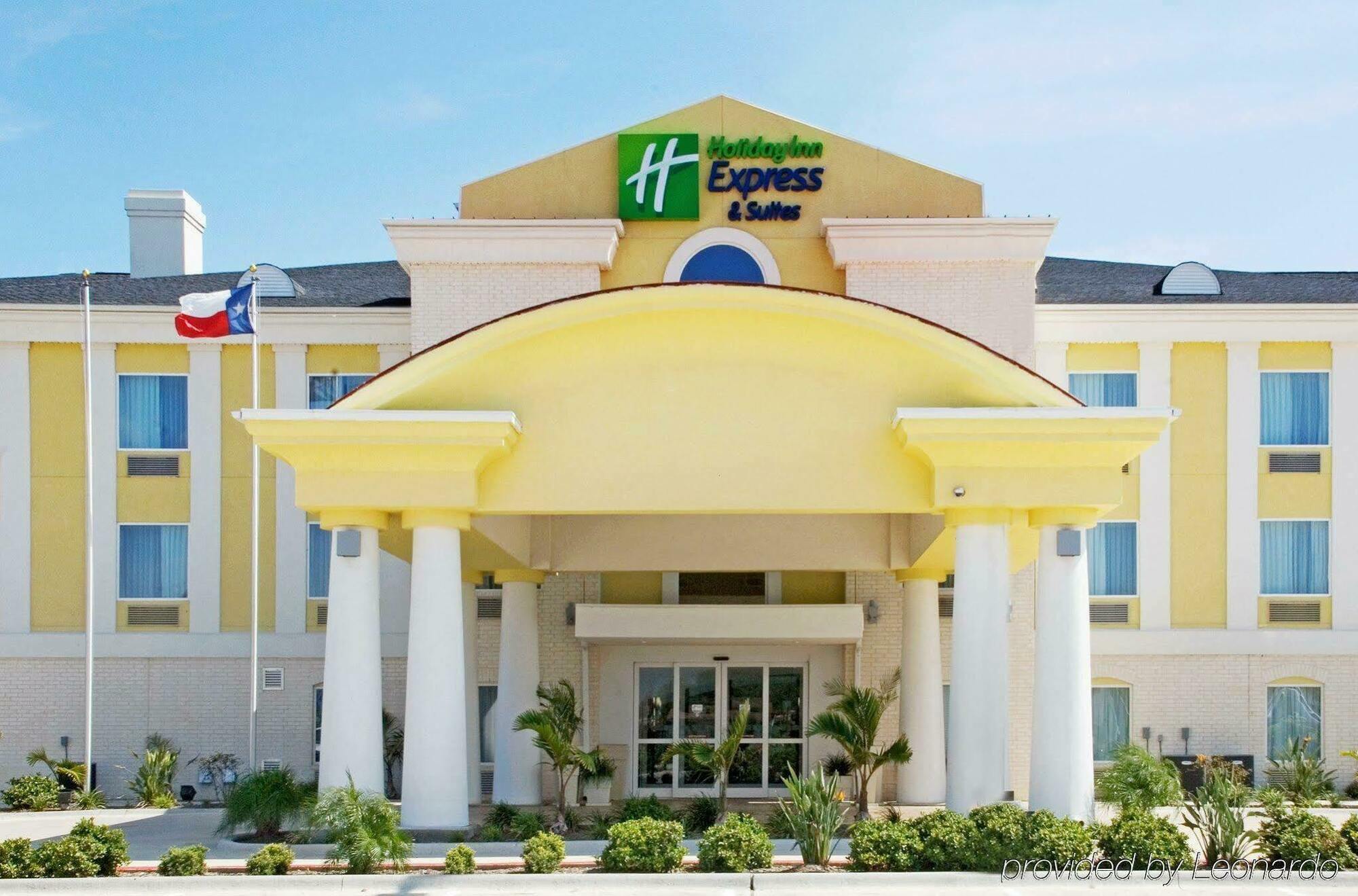 Holiday Inn Express Hotel And Suites Falfurrias Dış mekan fotoğraf